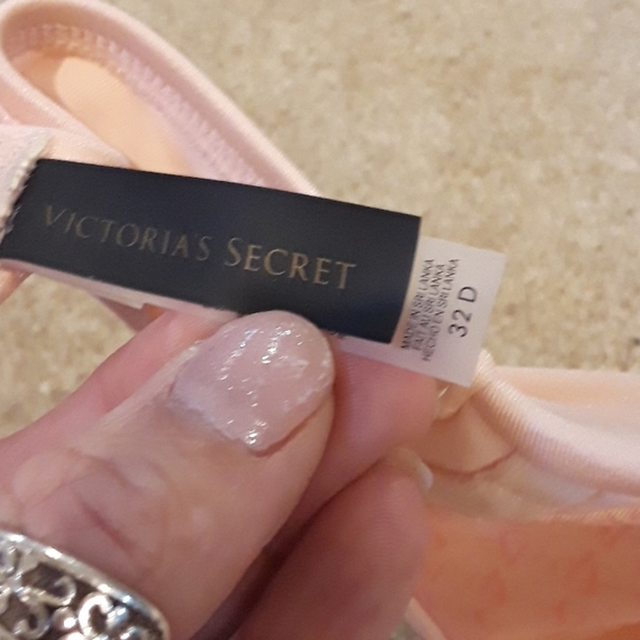 Victoria's Secret Strapless Bikini Top - Picture 4 of 4